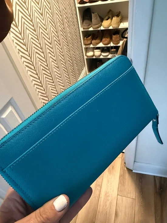 Kate Spade Bright Turquoise Zip Wallet - Picture 2 of 10